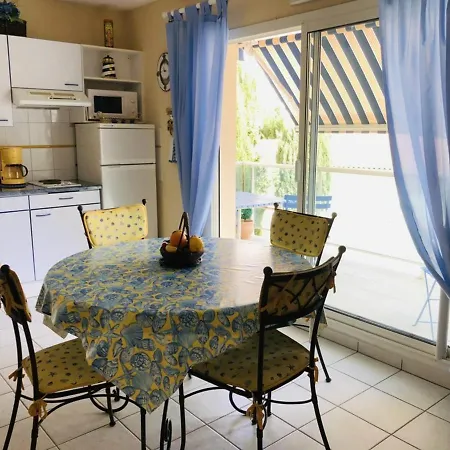 T2 A A 400m De La Avec Balcon Et Parking Prive - Fr-1-433-48 Apartment *