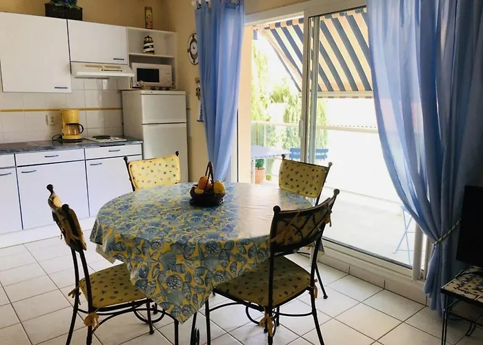 T2 A A 400m De La Avec Balcon Et Parking Prive - Fr-1-433-48 Apartment *